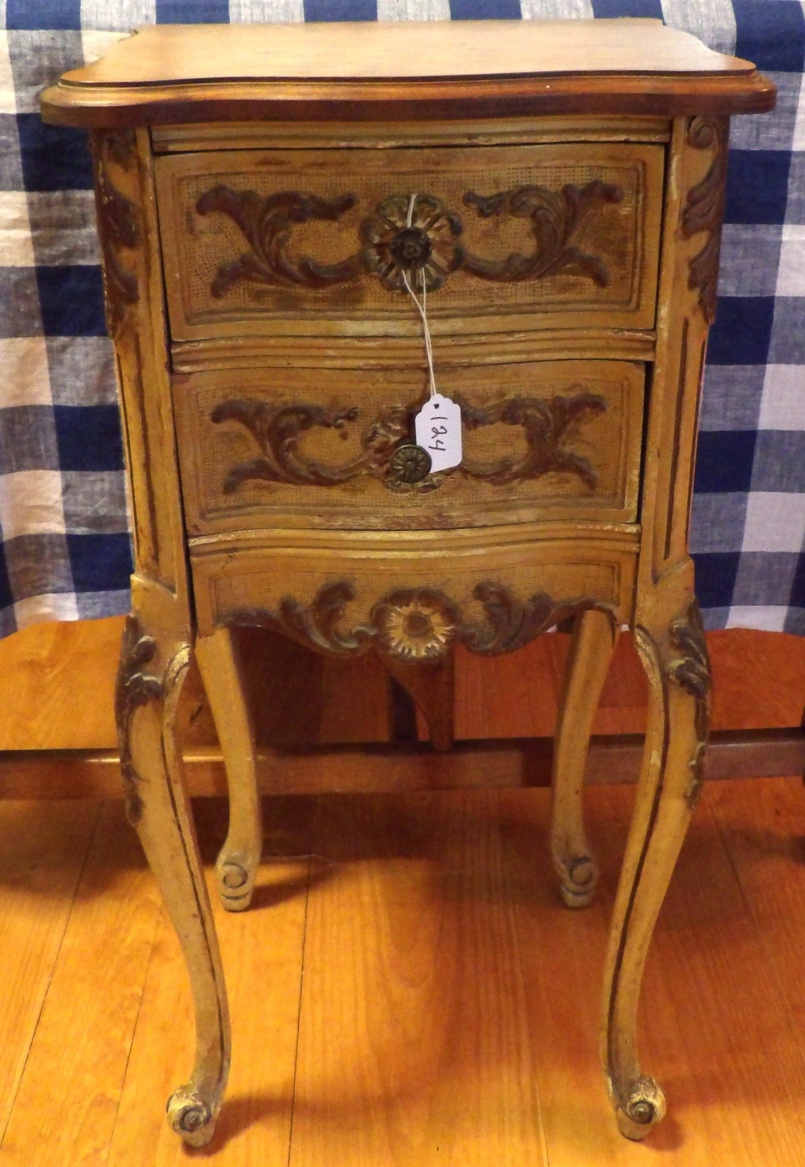 Louis XV style Nightstand: This Louis XV style Nightstand measures 29" x 14" x 11" - NO SHIPPING AVAILABLE FOR THIS ITEM - PICK UP ONLY