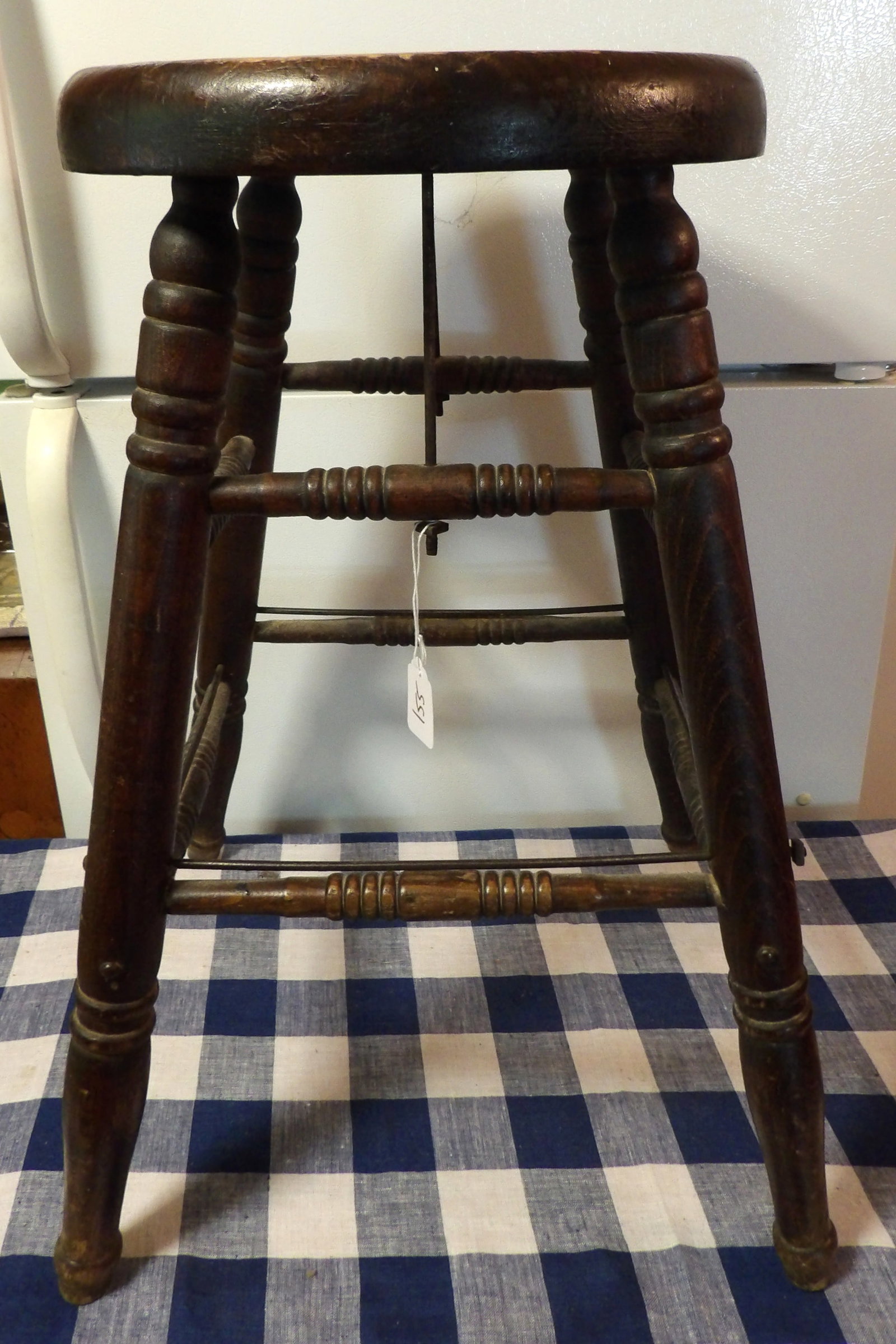 Turned Leg Wooden Stool: This Turned Leg Wooden Stool measures 25" x 13" - NO SHIPPING ON THIS ITEM - PICK UP ONLY