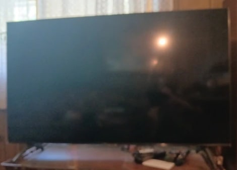 Samsung Television: This Samsung Television measures 25" x 44". NO SHIPPING AVAILABLE FOR THIS ITEM - PICK UP ONLY