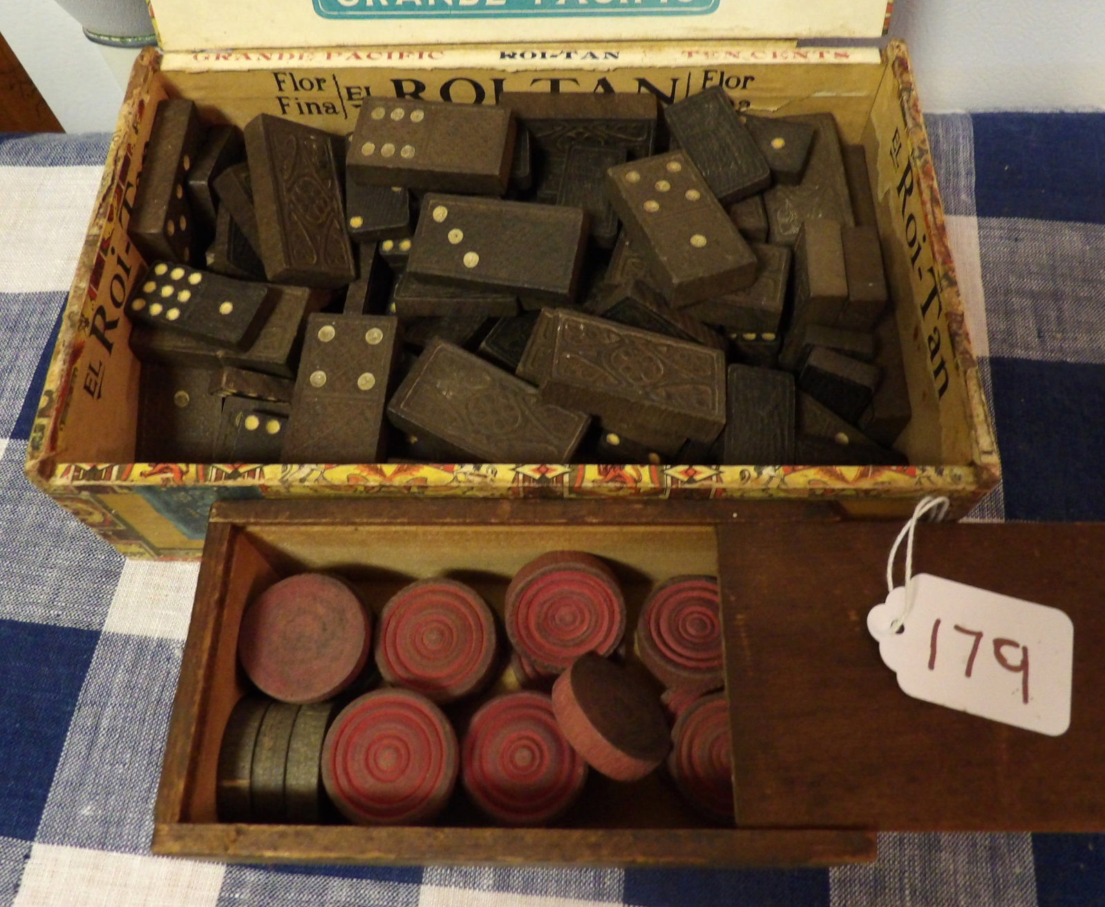 Vintage Dominoes & Checker Pieces (1 of 1)