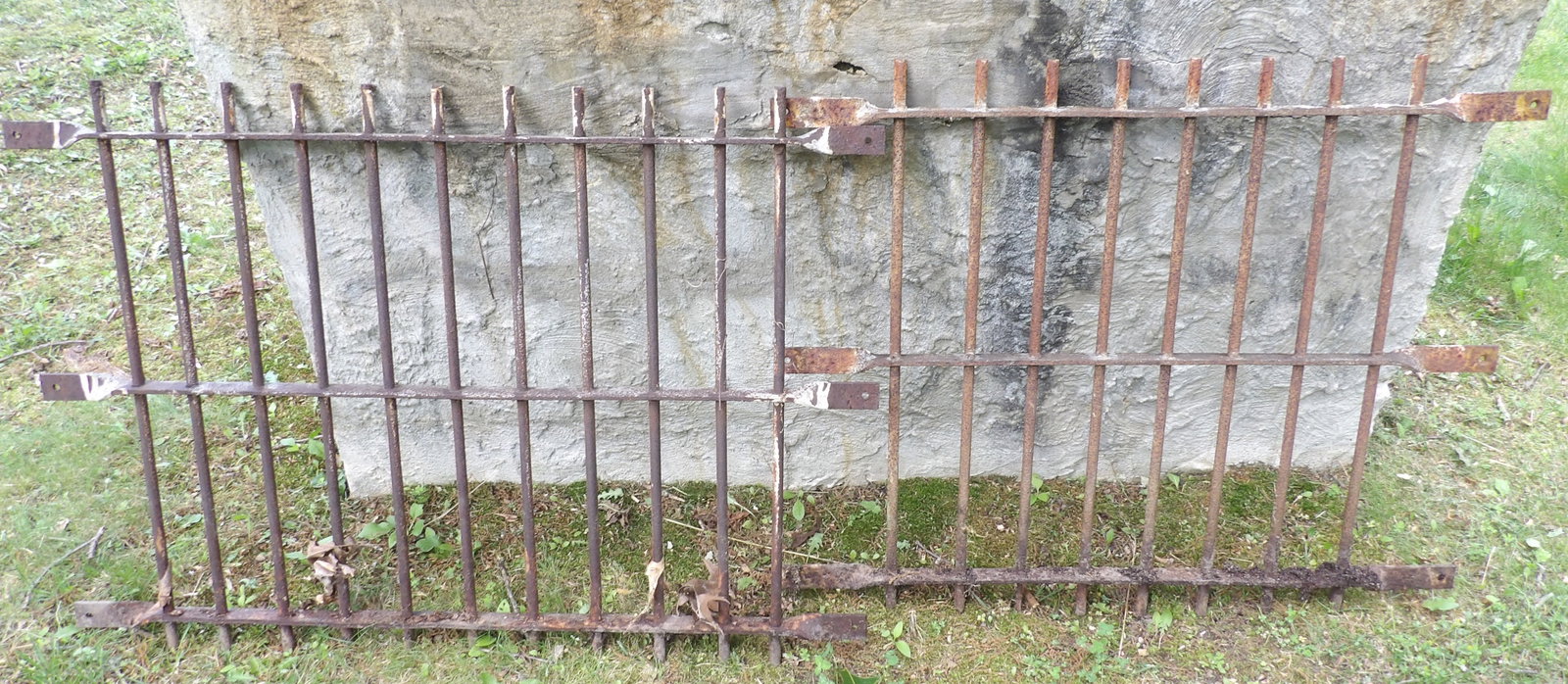 Victorian Wrought Iron Gate Panels (2): This lot features 2 victorian-style gate panels. NO SHIPPING ON THIS ITEM - PICK UP ONLY