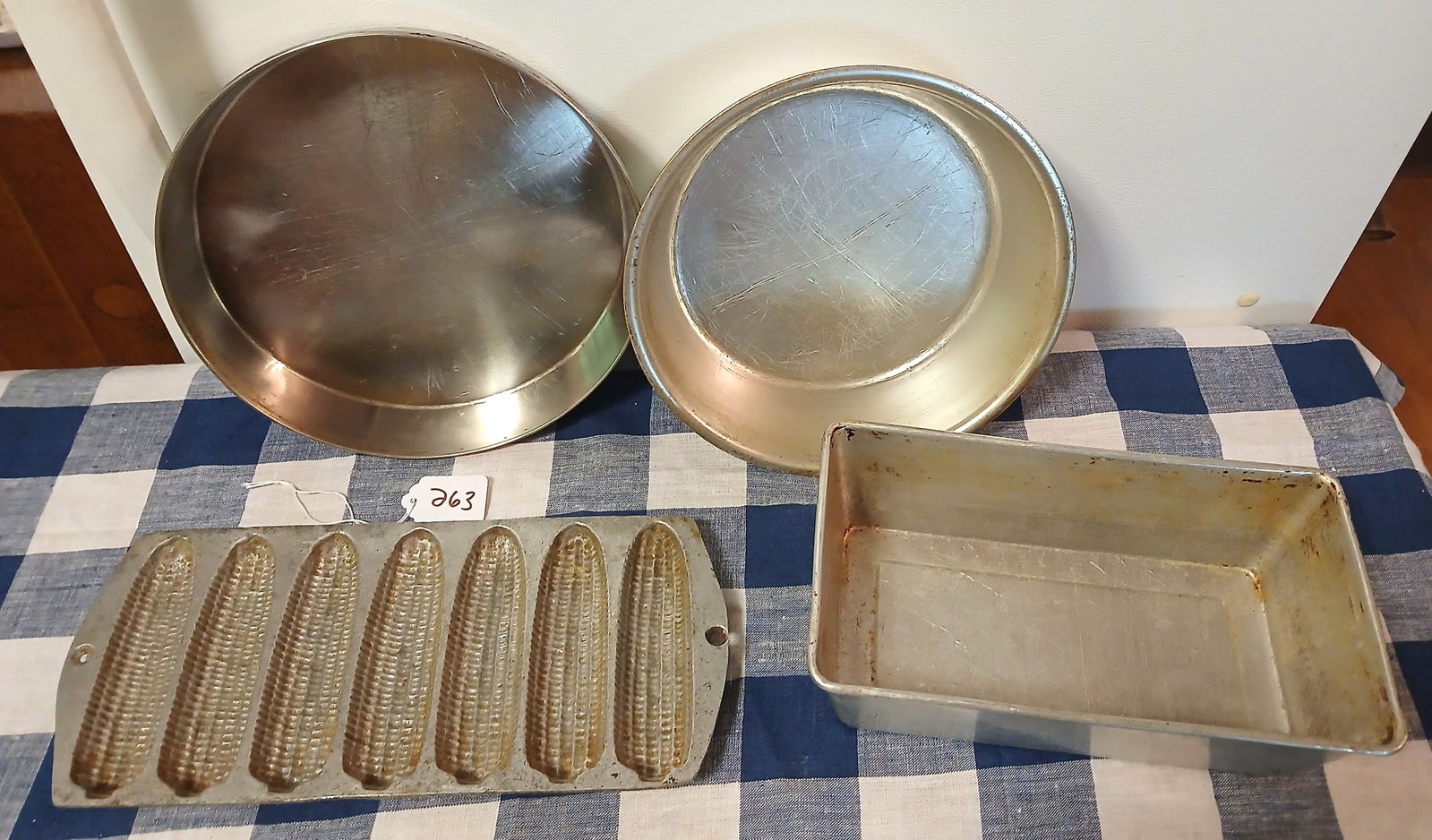Cast Aluminum Cornstick Pan, Steel Pie/Cake Pans (4 pcs) (1 of 3)