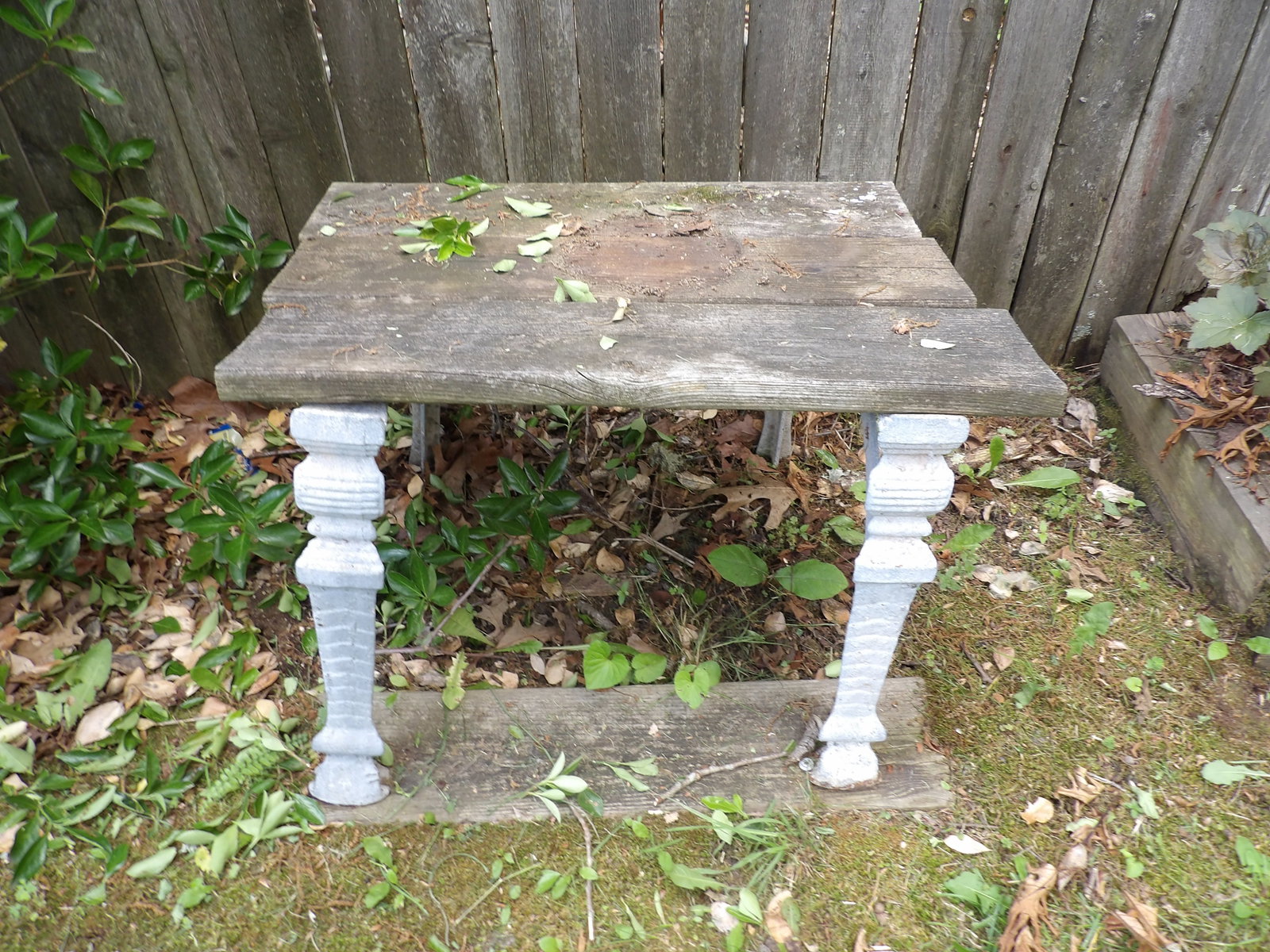 Washtub Leg Table (1 of 1)
