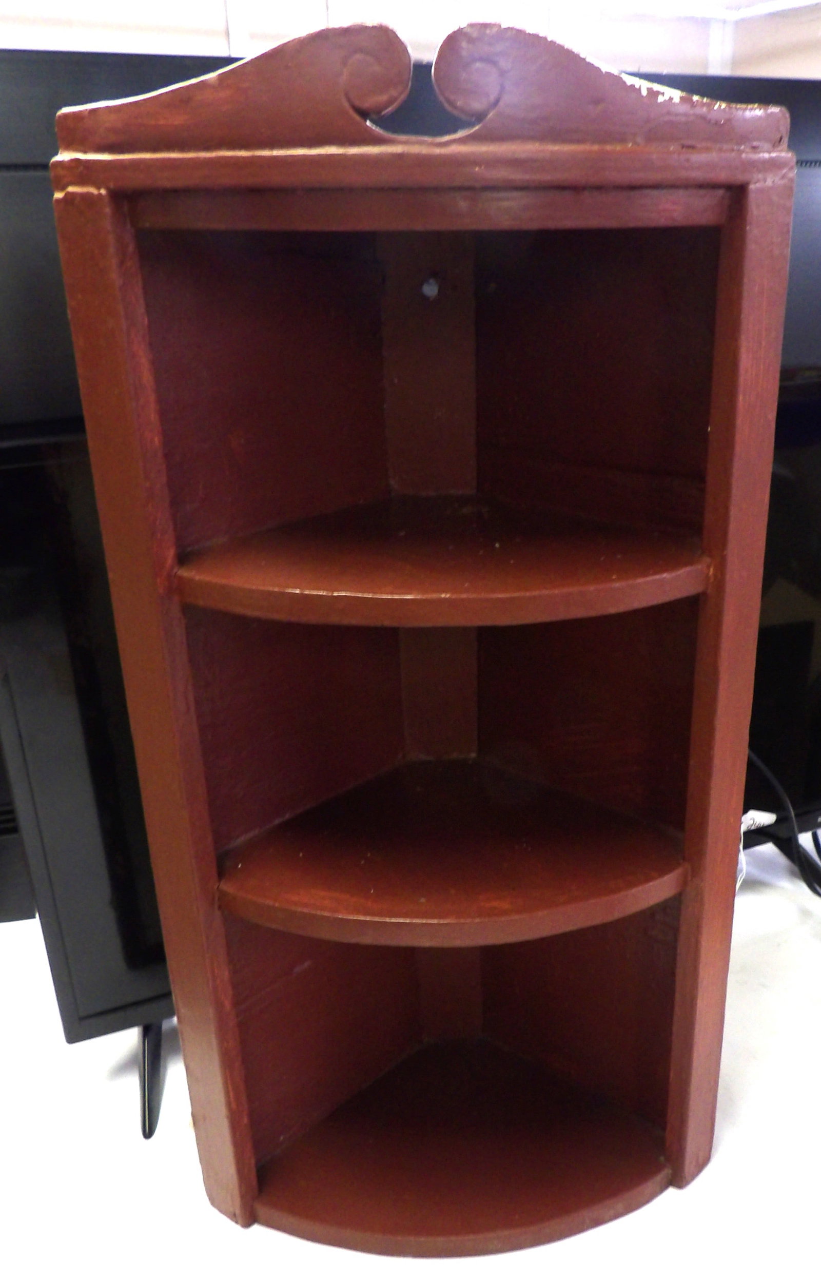 Corner Shelf (1 of 2)