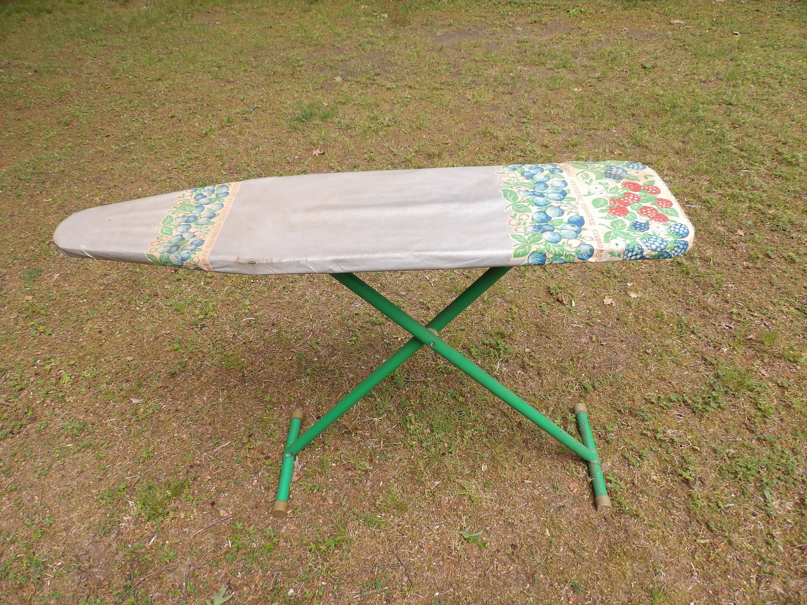 Metal Ironing Board: This lot features a vintage green metal Ironing Board. NO SHIPPING ON THIS ITEM - PICK UP ONLY