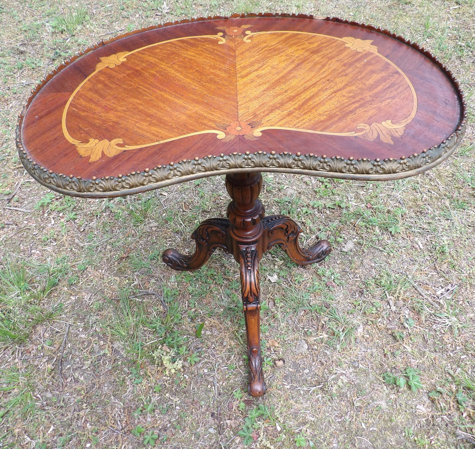 Kidney-shaped Side Table (1 of 1)