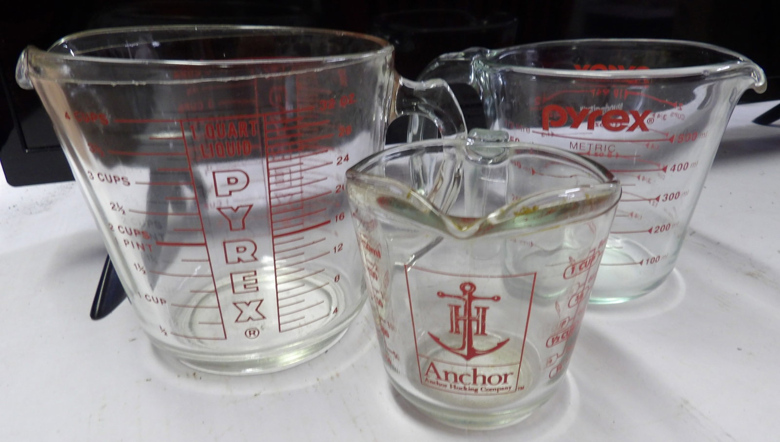 Pyrex / Anchor Hocking Measuring Cups (2) (1 of 3)