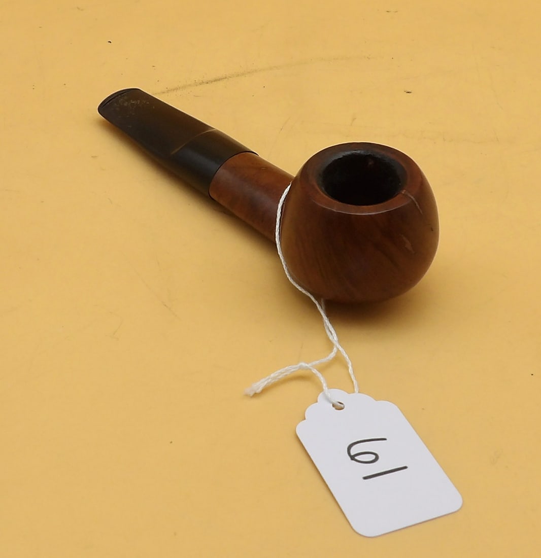 Briar Wood Estate Pipe (1 of 3)