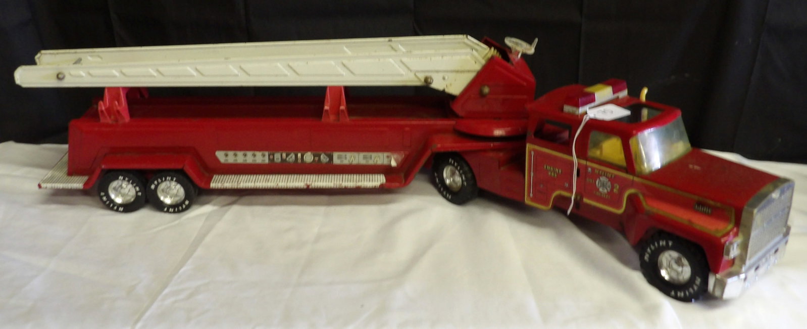 Nylint Metal Muscle Aerial Hook & Ladder Fire Engine (1 of 4)