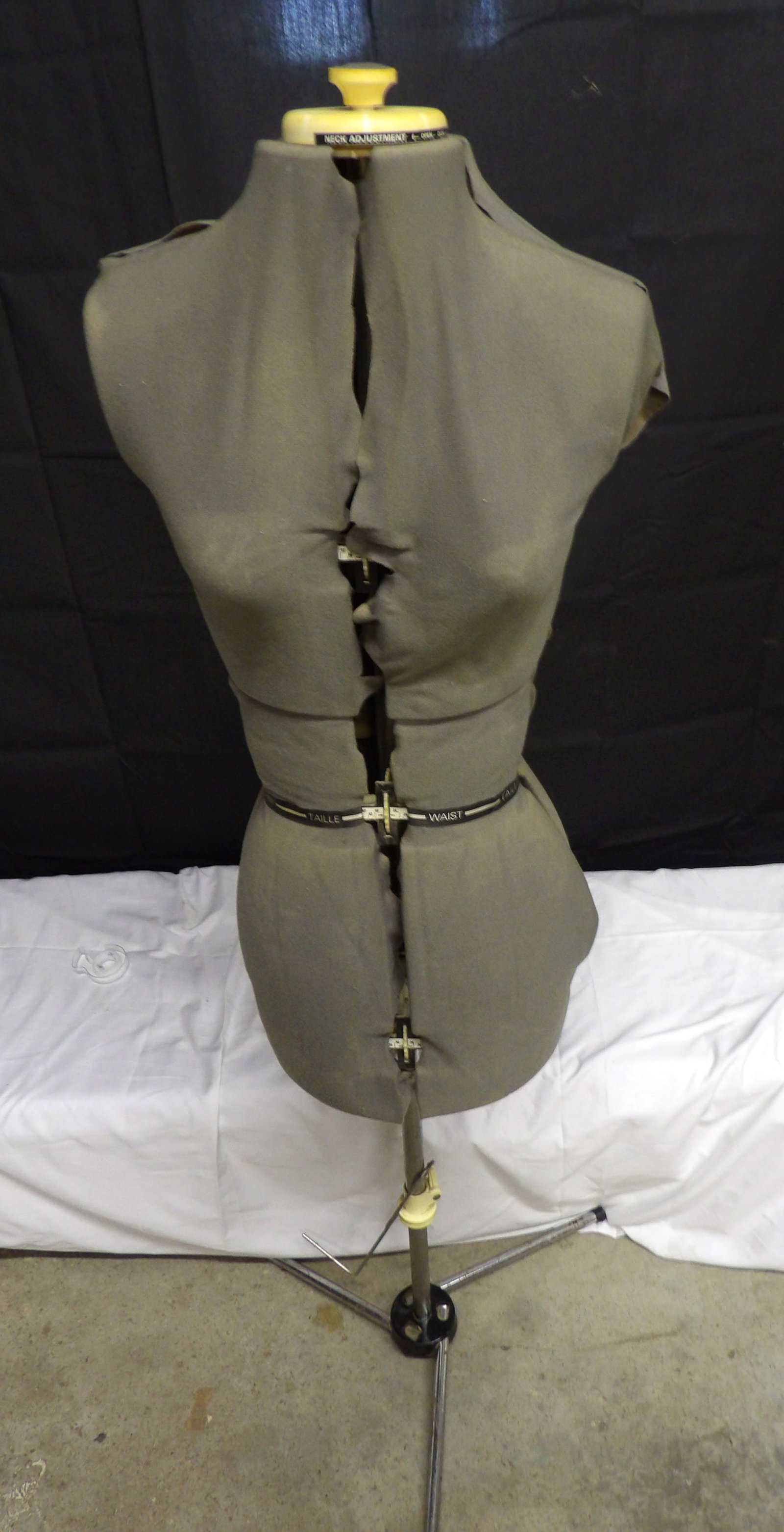 Dritz My Double Adjustable Dress Form (1 of 7)