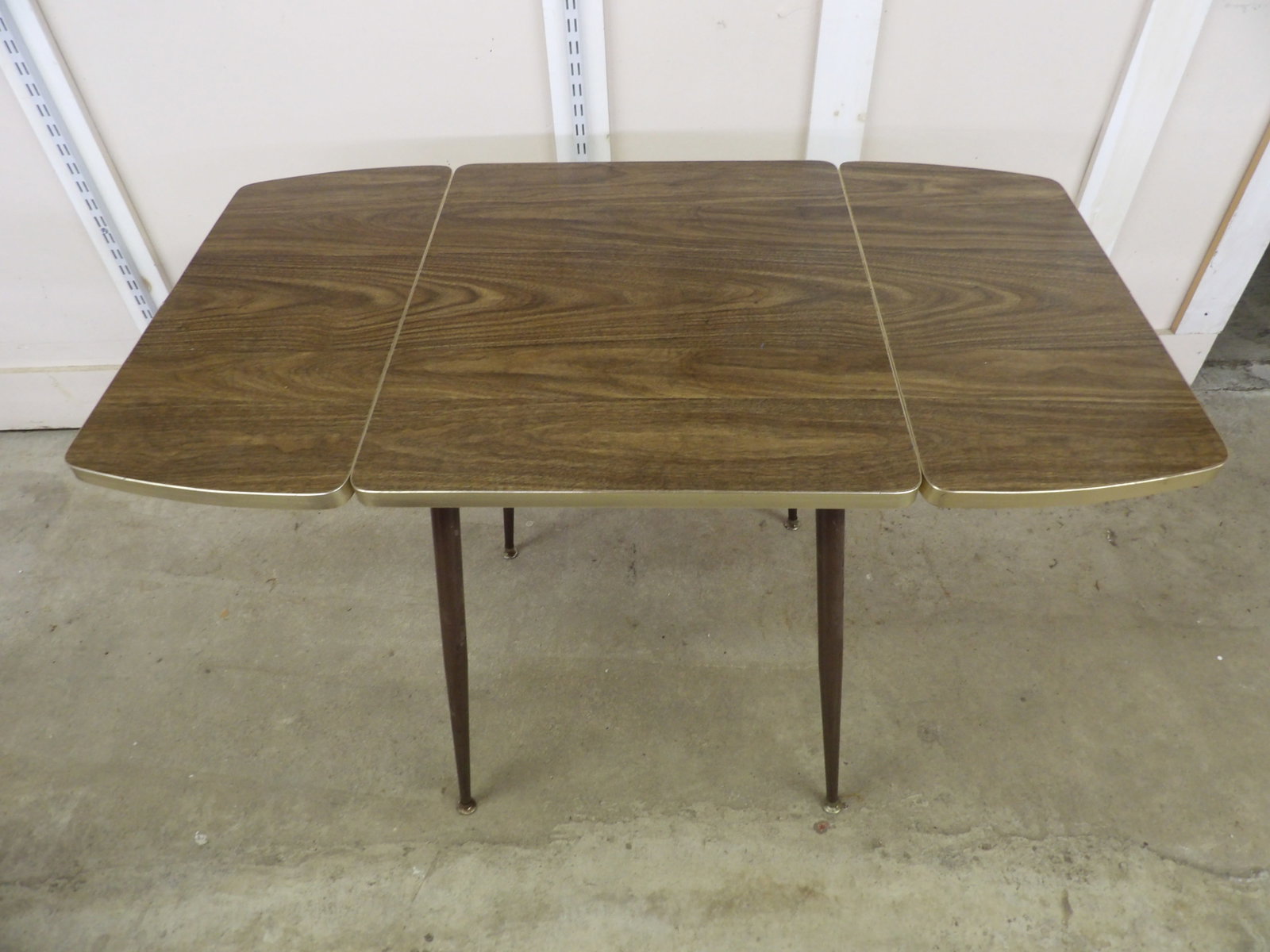 Howell Co. Mid-Century Modern Drop-leaf Table (1 of 3)