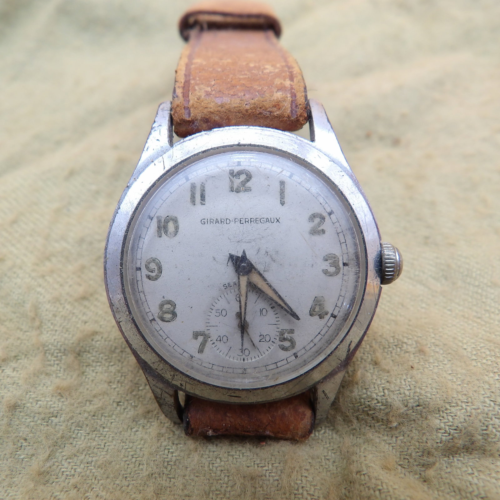Girard-Perregaux Sea Hawk Watch: This vintage 1940's Girard-Perregaux Sea Hawk Watch is in working condition.