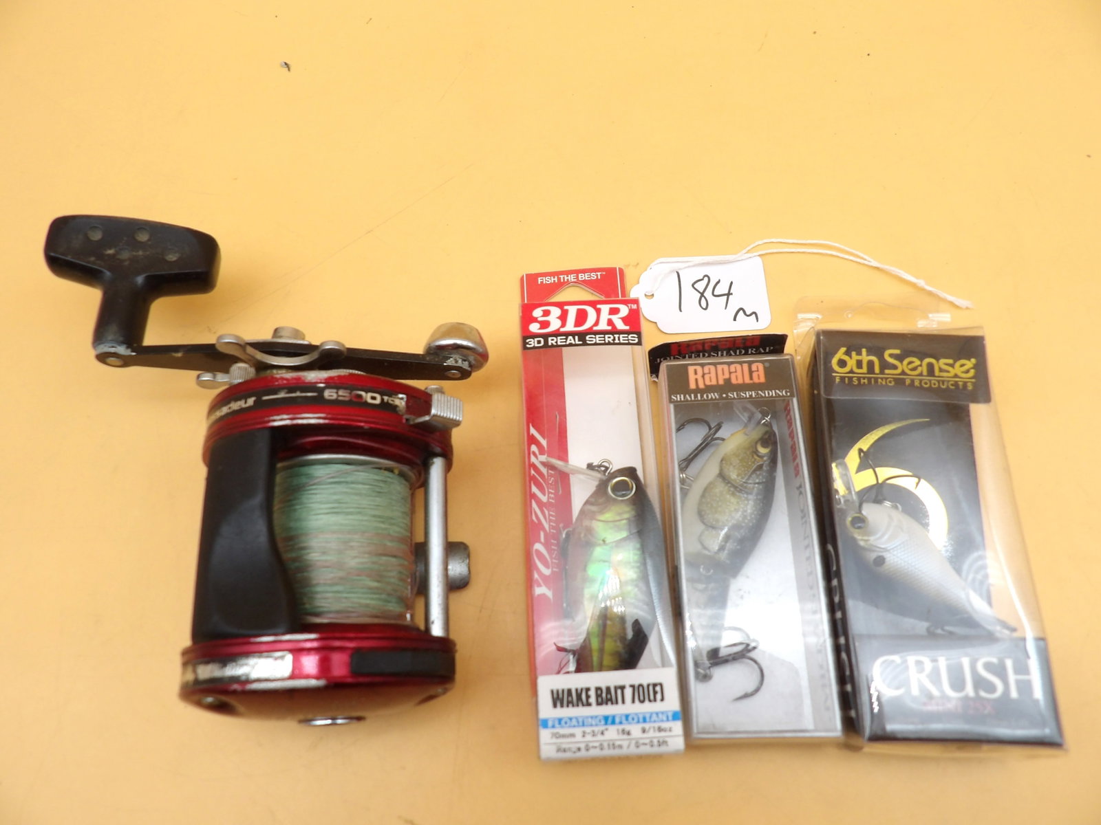 "Ambassadeur 6500 Trophy Collection" Fishing Reel & NOS Fishing Lures (1 of 3)