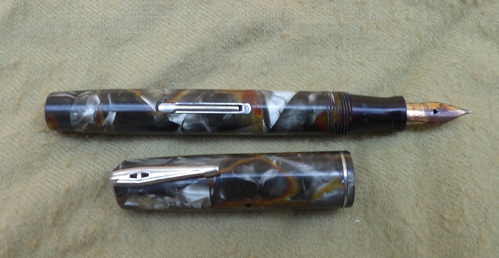 Waterman 3V Fountain Pen: This vintage 1930's Waterman 3V Fountain Pen features a distinctive cap / barrel, as well as a 14k Gold nib.
