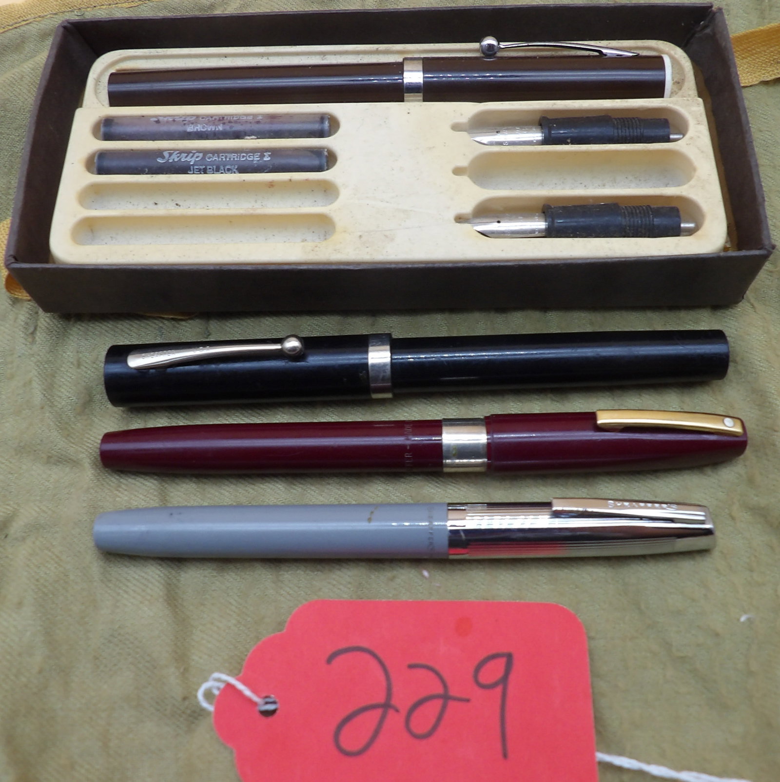 Sheaffer Fountain Pens (4): This collection of 4 Sheaffer brand fountain pens also includes extra nibs and ink cartridges.