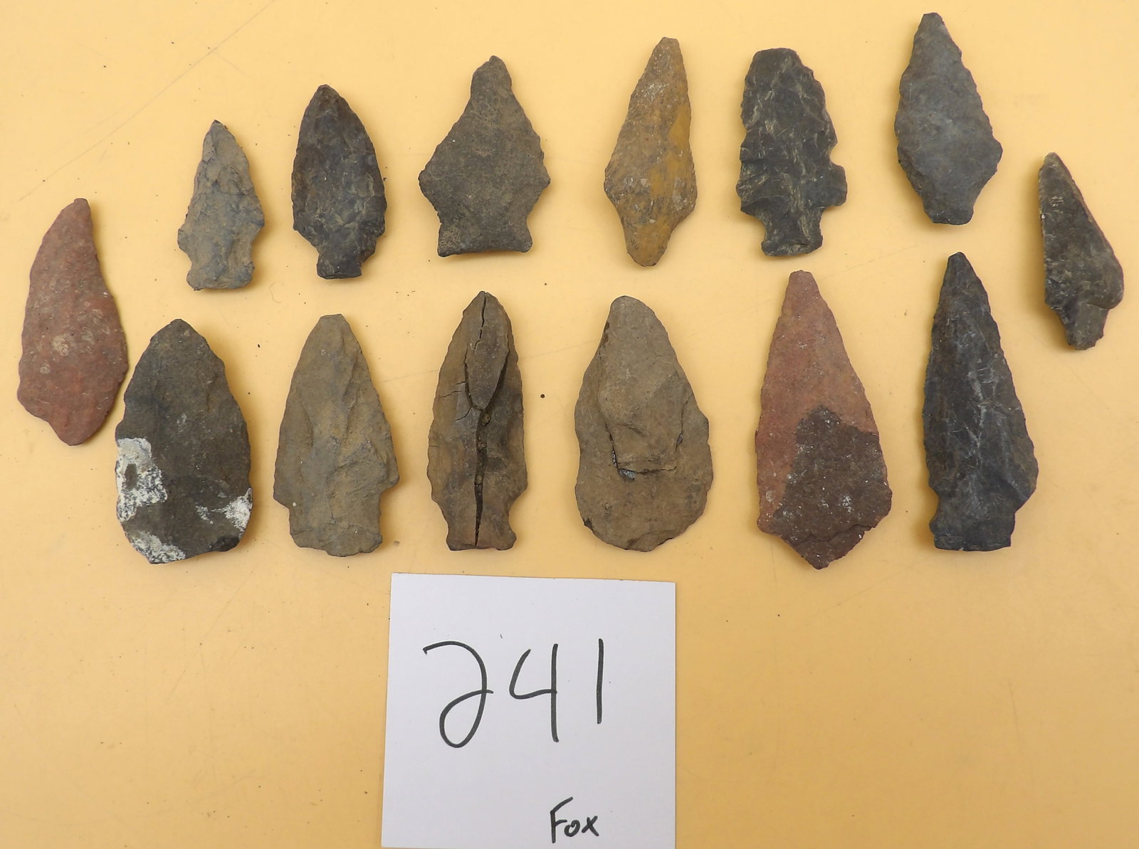 Indian Artifact Arrowheads (14 pcs) (1 of 3)