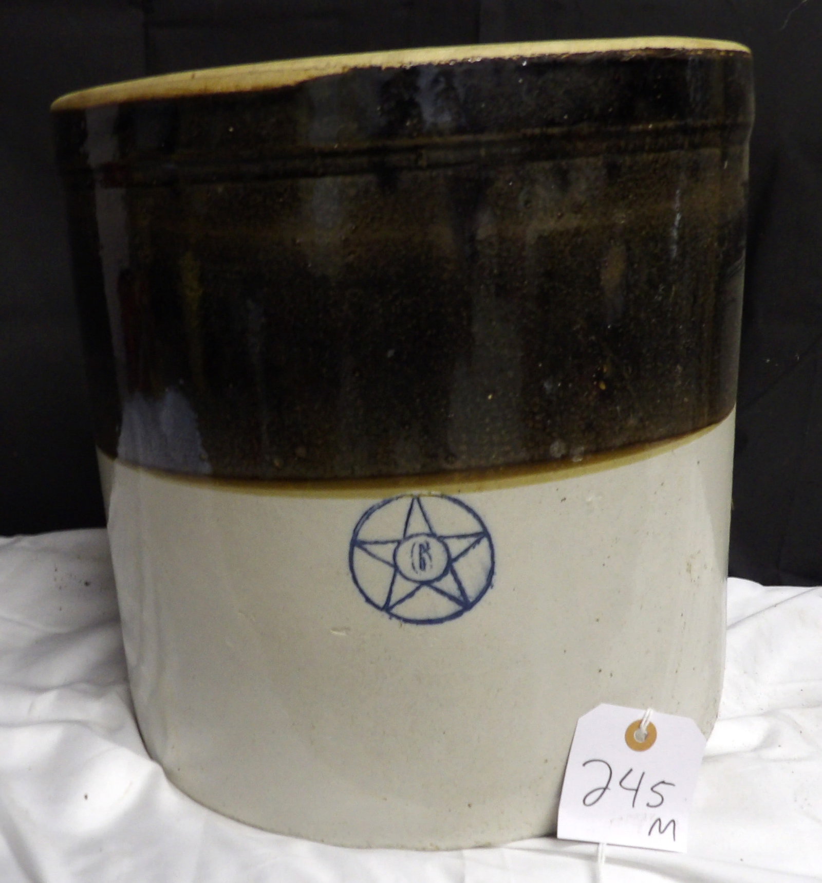 Star Stoneware 6 Gallon Crock (1 of 3)