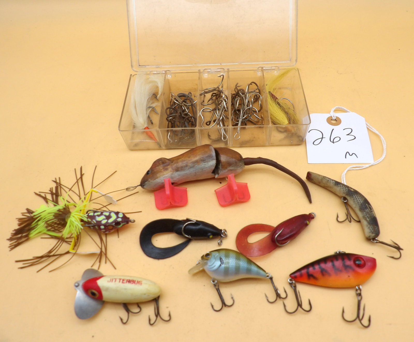 Vintage Fishing Lures / Hooks (1 of 5)