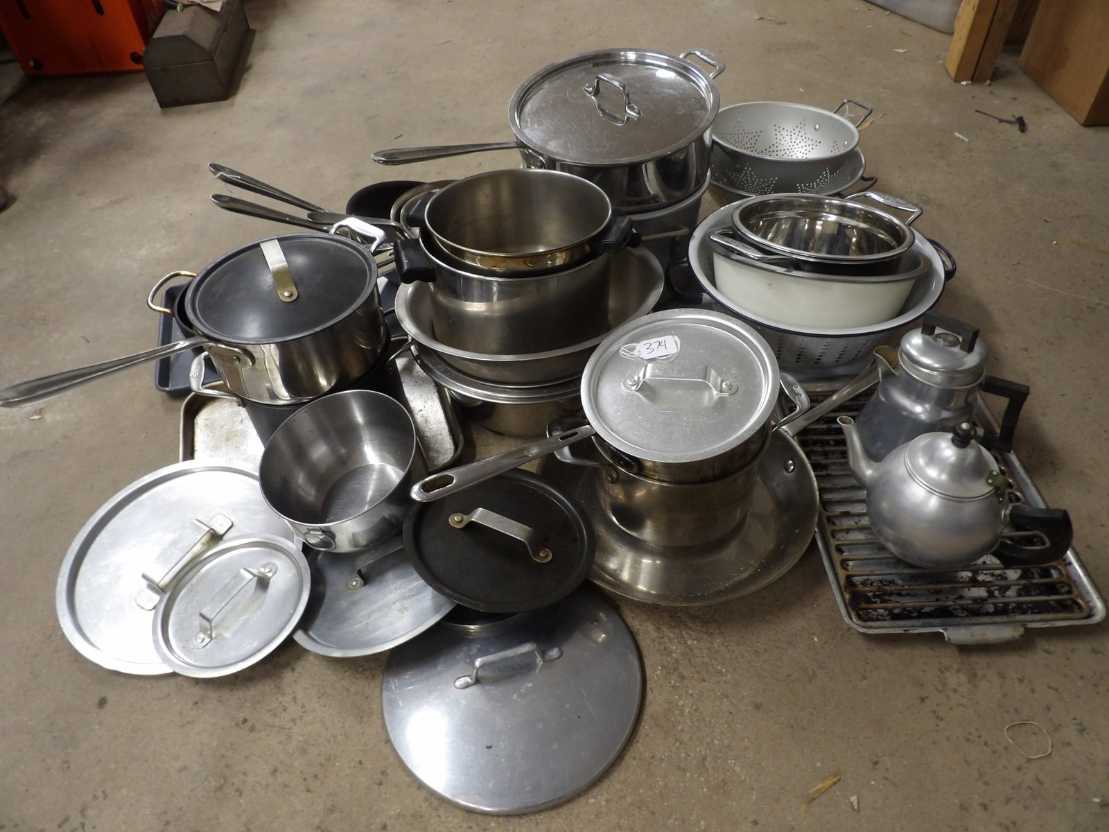 BIG Cookware Lot (1 of 4)