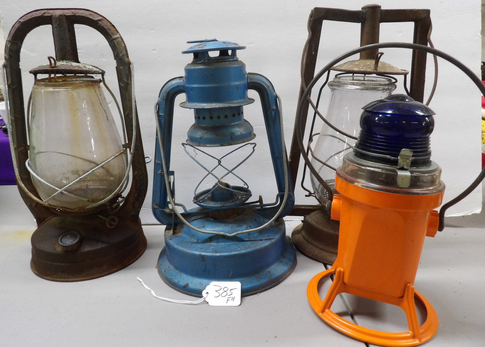 Dietz & Starlite Lanterns (4 pcs) (1 of 4)