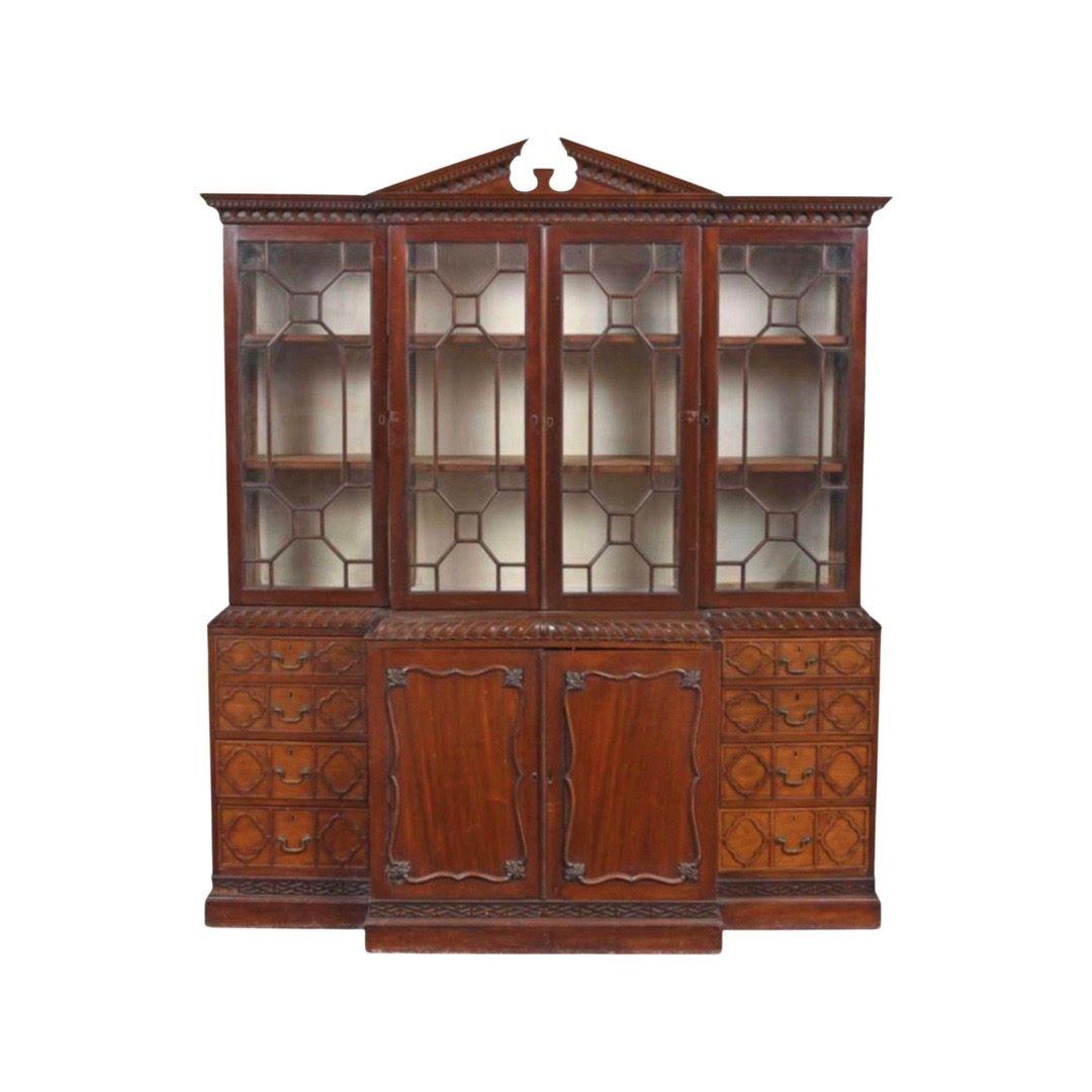 A 19TH CENTURY CHIPPENDALE STYLE MAHOGANY BOOKCASE (1 of 2)