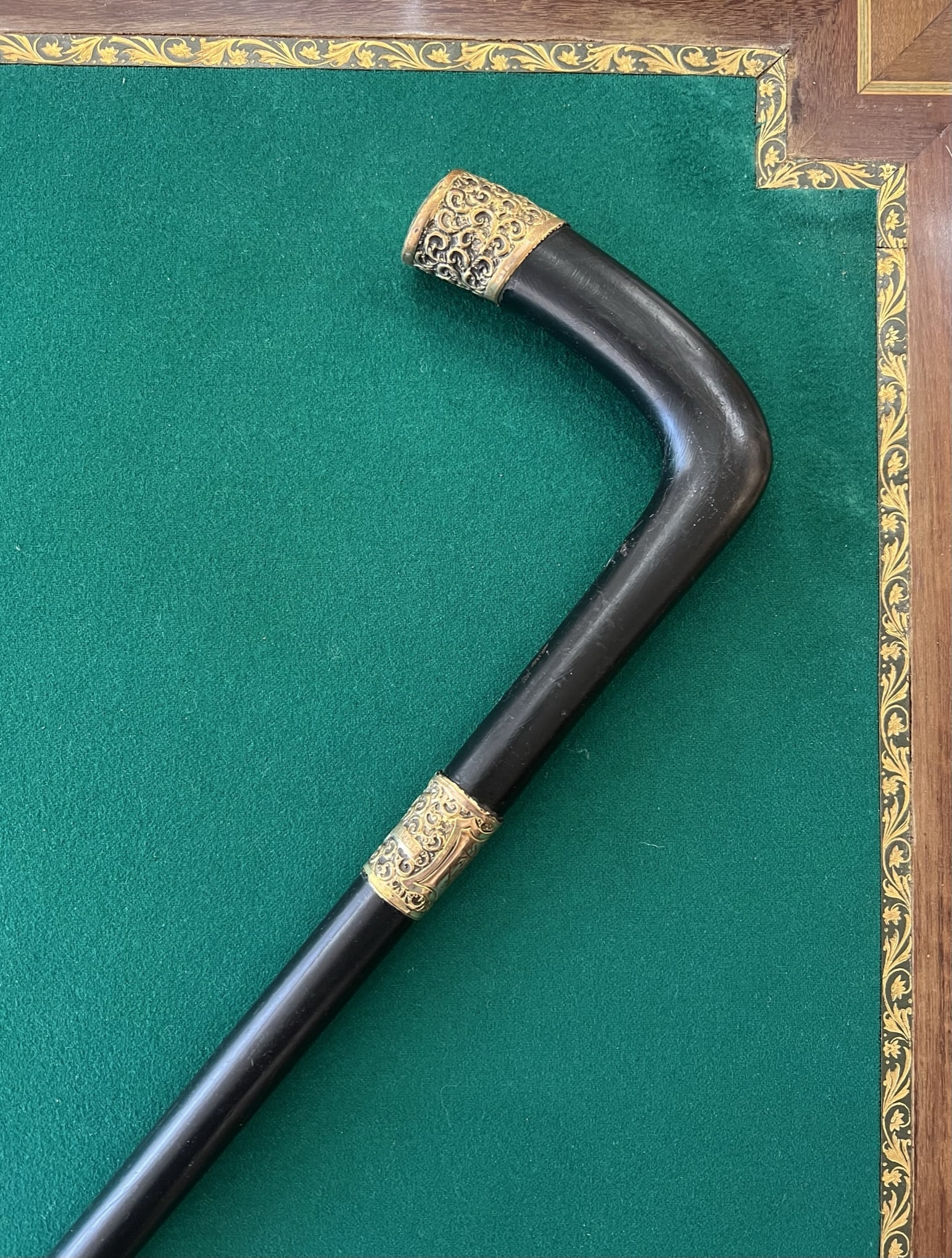 A 19TH CENTURY 18K GOLD AND EBONY WALKING STICK, 1880 (1 of 4)