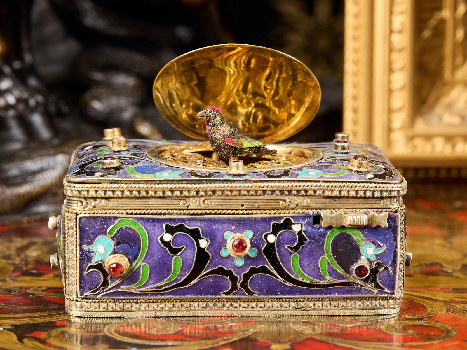 A 1920'S GERMAN SILVER GILT AND ENAMEL SINGING BIRD BOX (1 of 2)