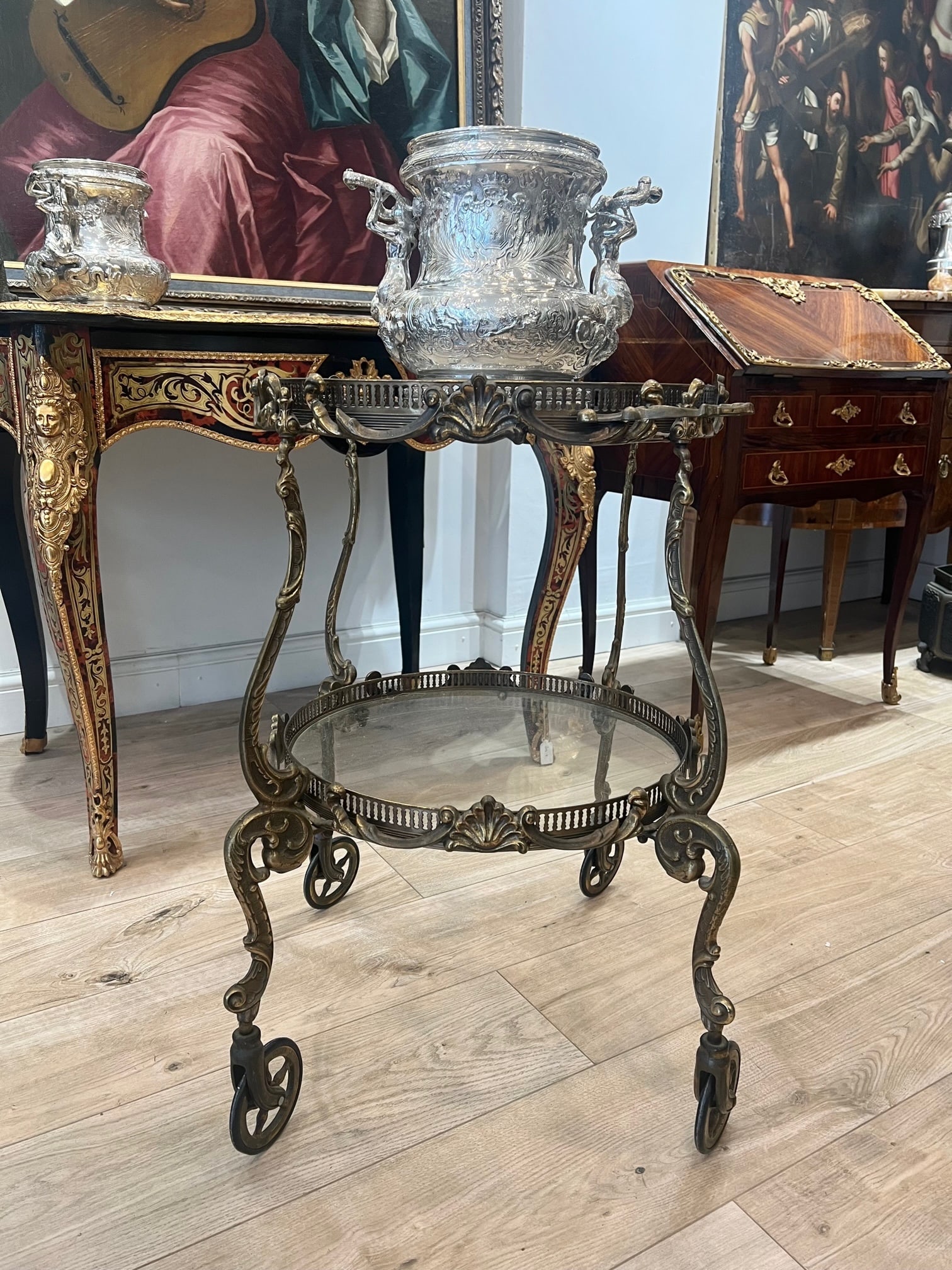 A GILT BRASS AND GLASS DRINKS TROLLEY (1 of 3)