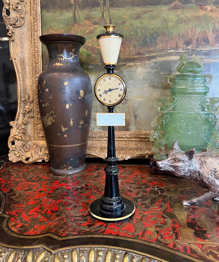 A JAEGER LECOULTRE NOVELTY DESK CLOCK MODELLED AS A LAMP POST (1 of 4)