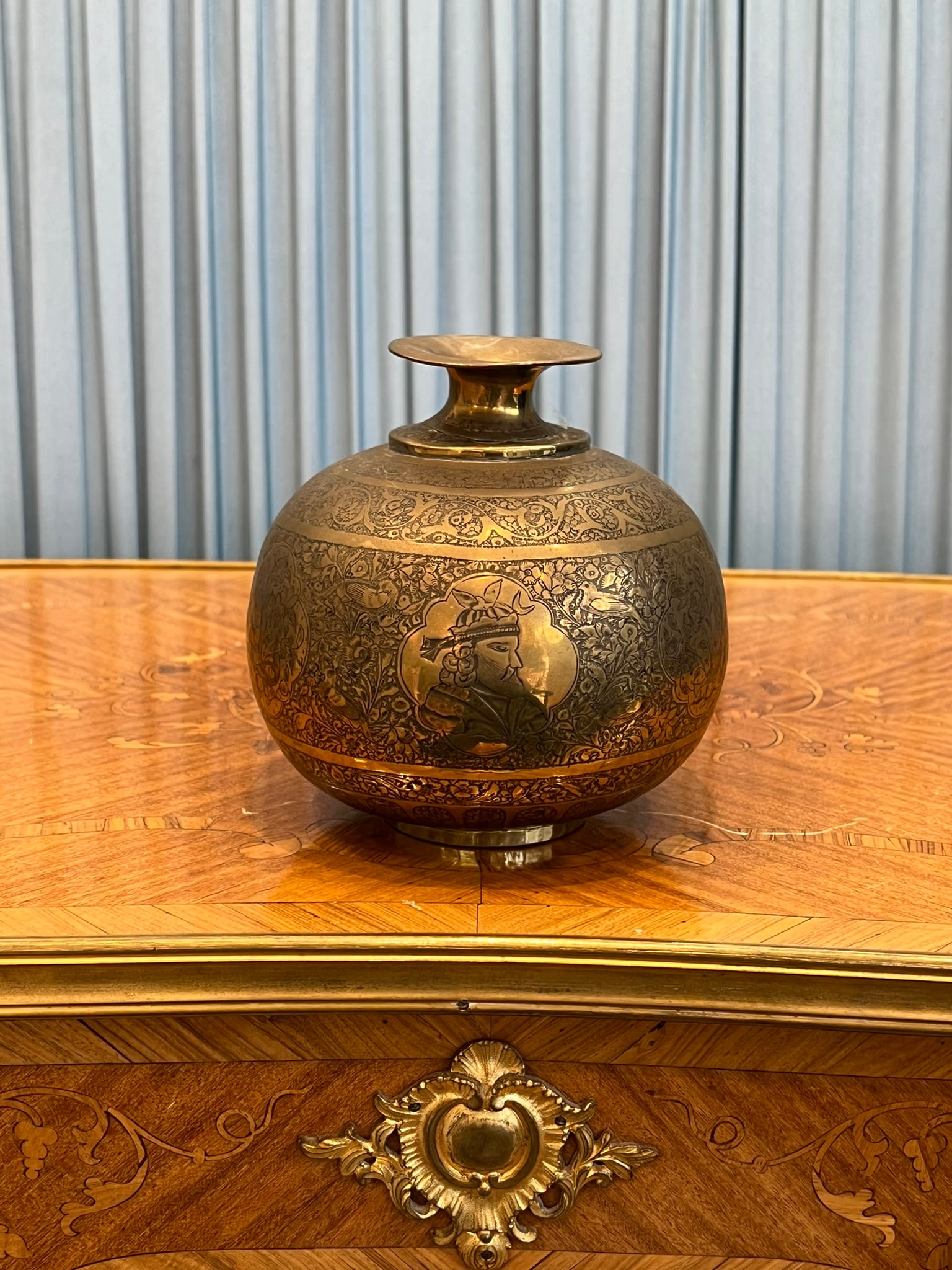 A SMALL INDO-PERSIAN ENGRAVED BRASS VASE (1 of 4)