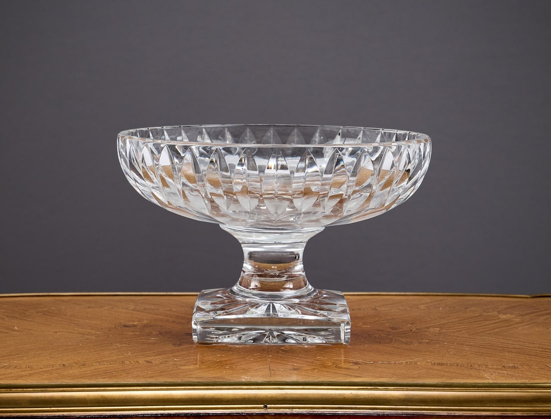 A LOUIS LOUIS CRYSTAL GLASS PEDESTAL BOWL (1 of 2)