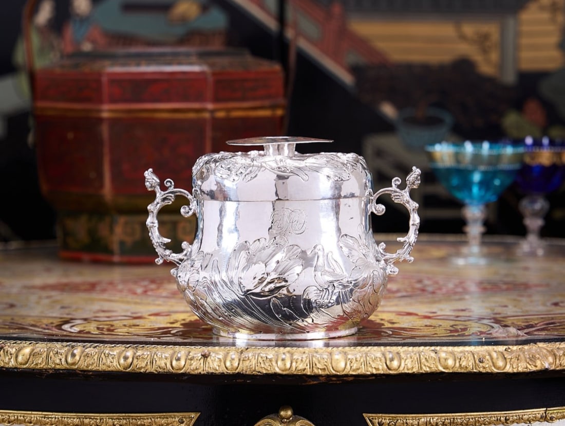 AN EXCEPTIONALLY RARE 1659 SILVER CAUDLE CUP AND COVER, COMMONWEALTH PERIOD: AN EXCEPTIONALLY RARE 1659 SILVER CAUDLE CUP AND COVER, COMMONWEALTH PERIOD mid 17th century English Commonwealth period, pre Charles II, sterling porringer or caudle cup, the domed cover surmounted b