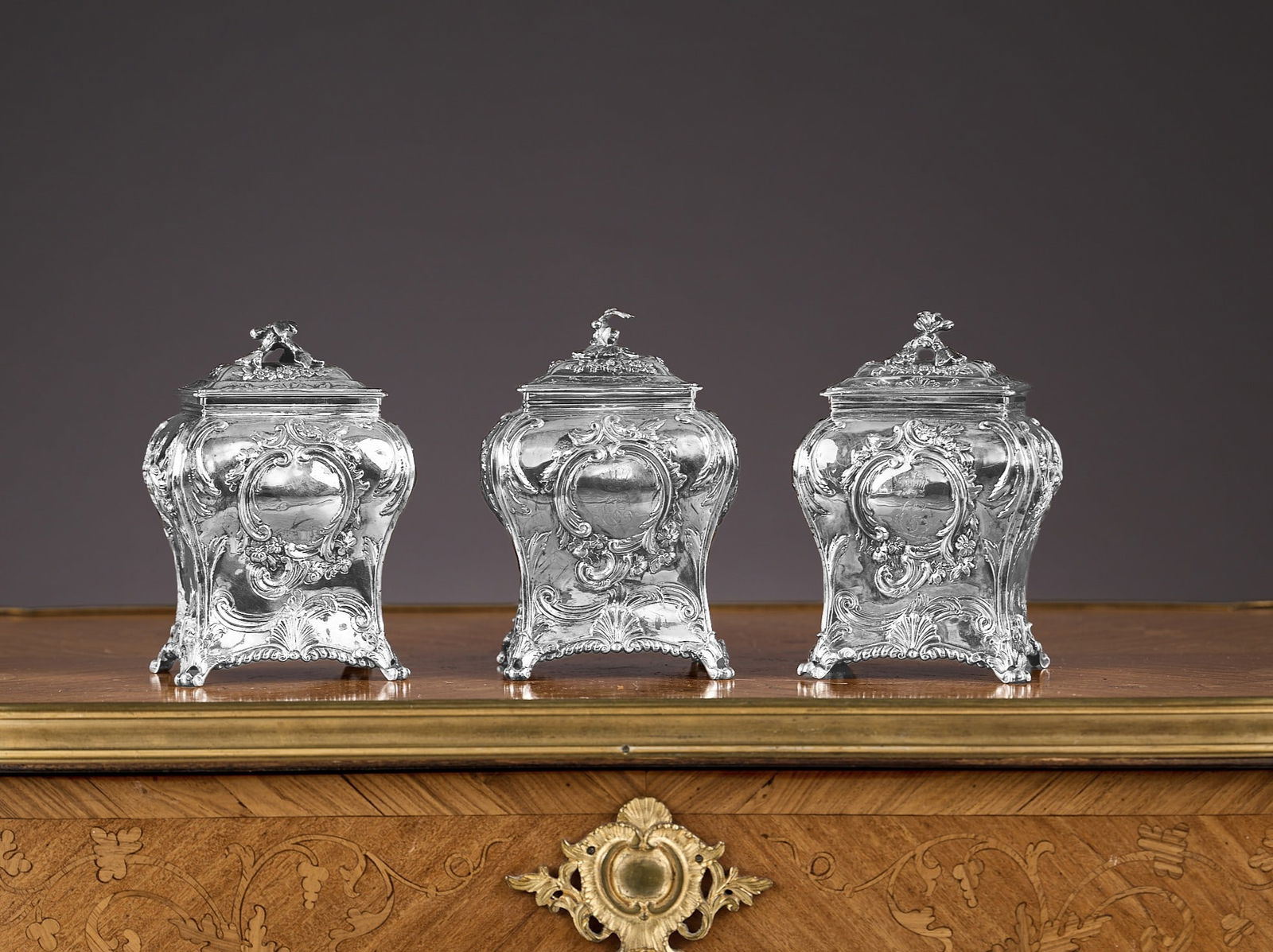A SET OF THREE GEORGE III STERLING SILVER TEA CADDIES, LONDON, 1772, MARKS FOR EMICK ROMER (1 of 14)