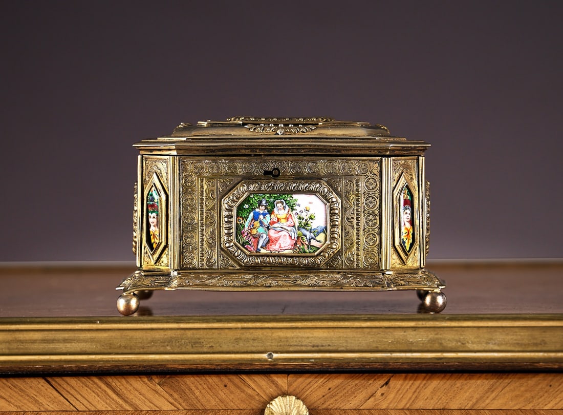 A LATE 19TH CENTURY GERMAN SILVER GILT AND ENAMEL MOUNTED CASKET (1 of 12)