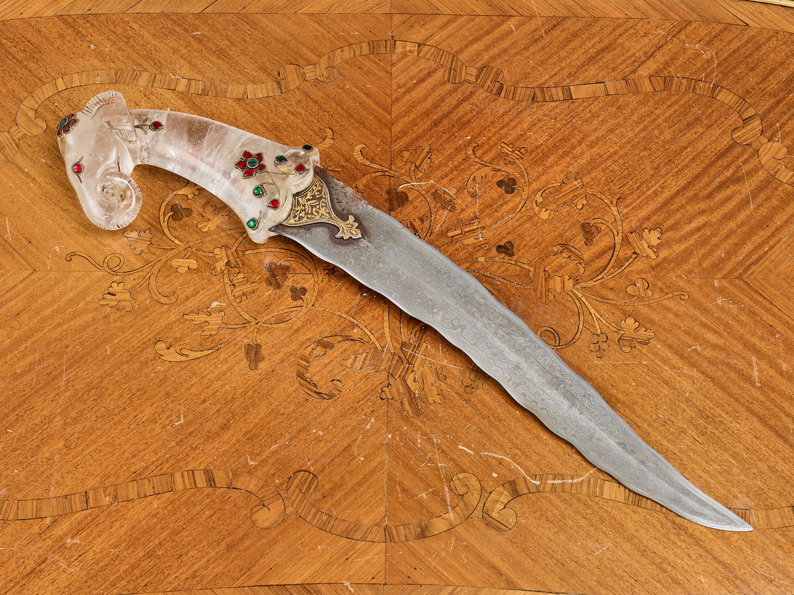 AN INDIAN MUGHAL ROCK CRYSTAL AND JEWELLED STEEL KHANJAR DAGGER (1 of 1)