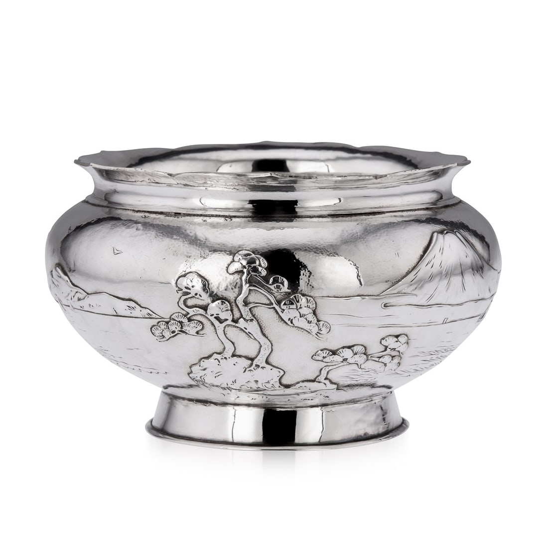 A JAPANESE MEIJI PERIOD SOLID SILVER FUJI MOUNTAIN BOWL, C. 1900 (1 of 17)