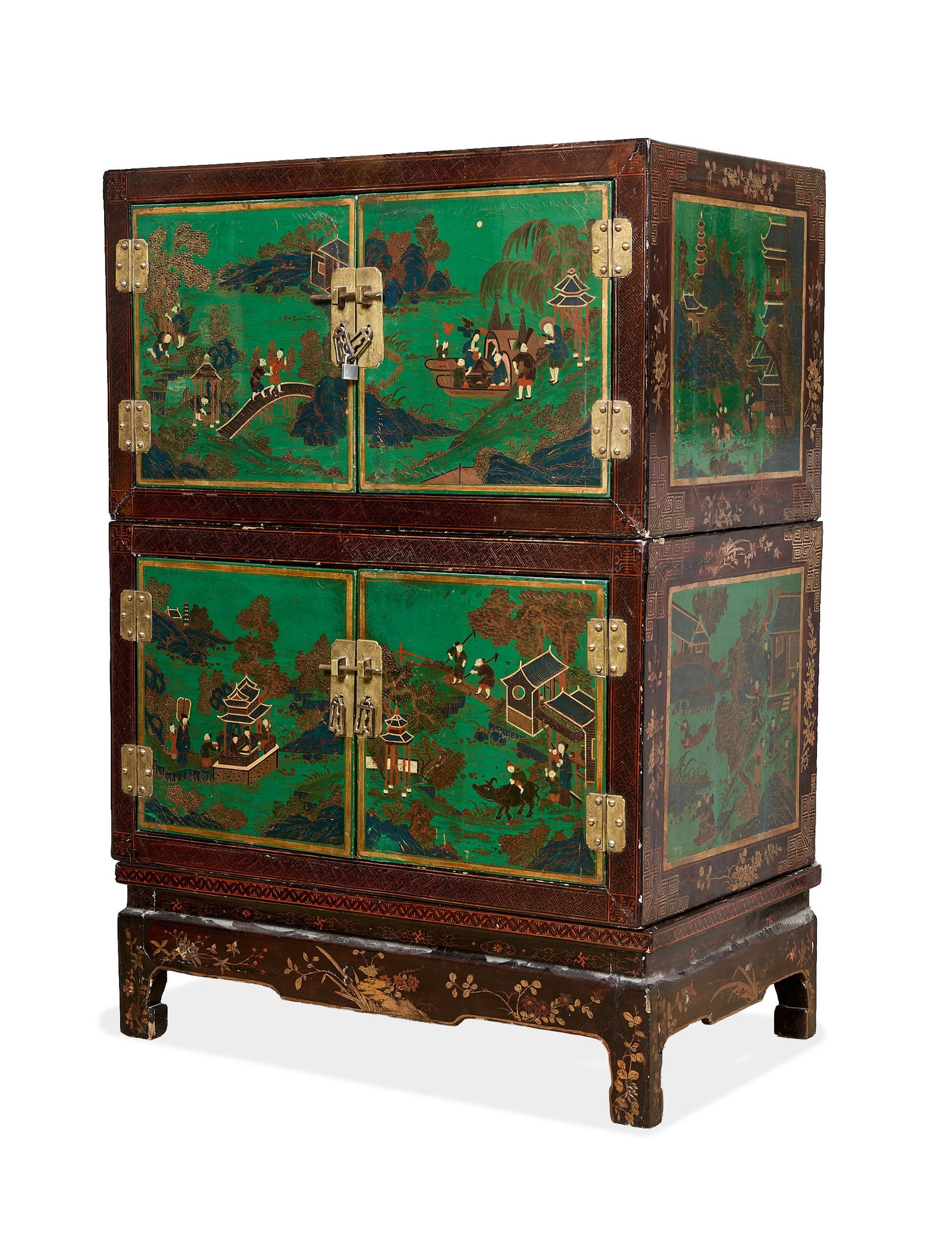 A LATE 19TH / EARLY 20TH CENTURY CHINESE LACQUERED CABINET (1 of 1)