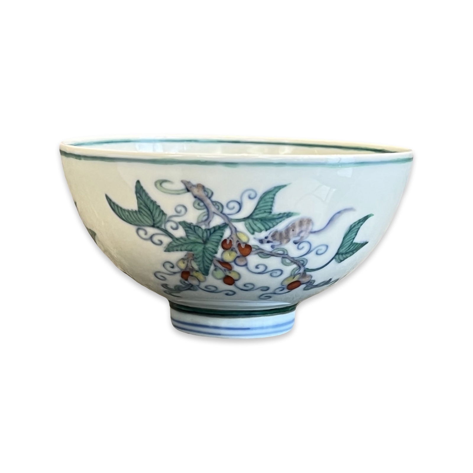 A CHINESE 19TH CENTURY DOUCAI PORCELAIN BOWL (1 of 14)