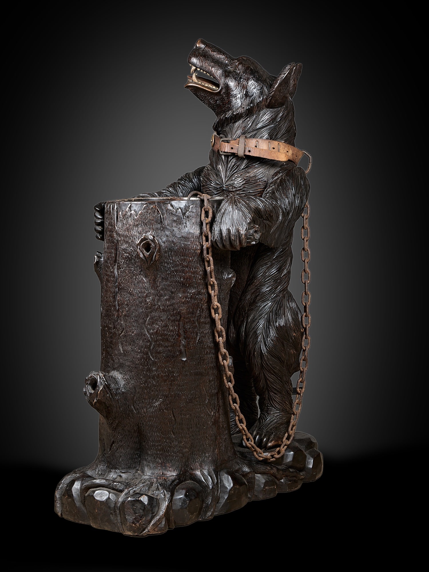 A LARGE BLACK FOREST CARVED BEAR UMBRELLA STAND (1 of 15)