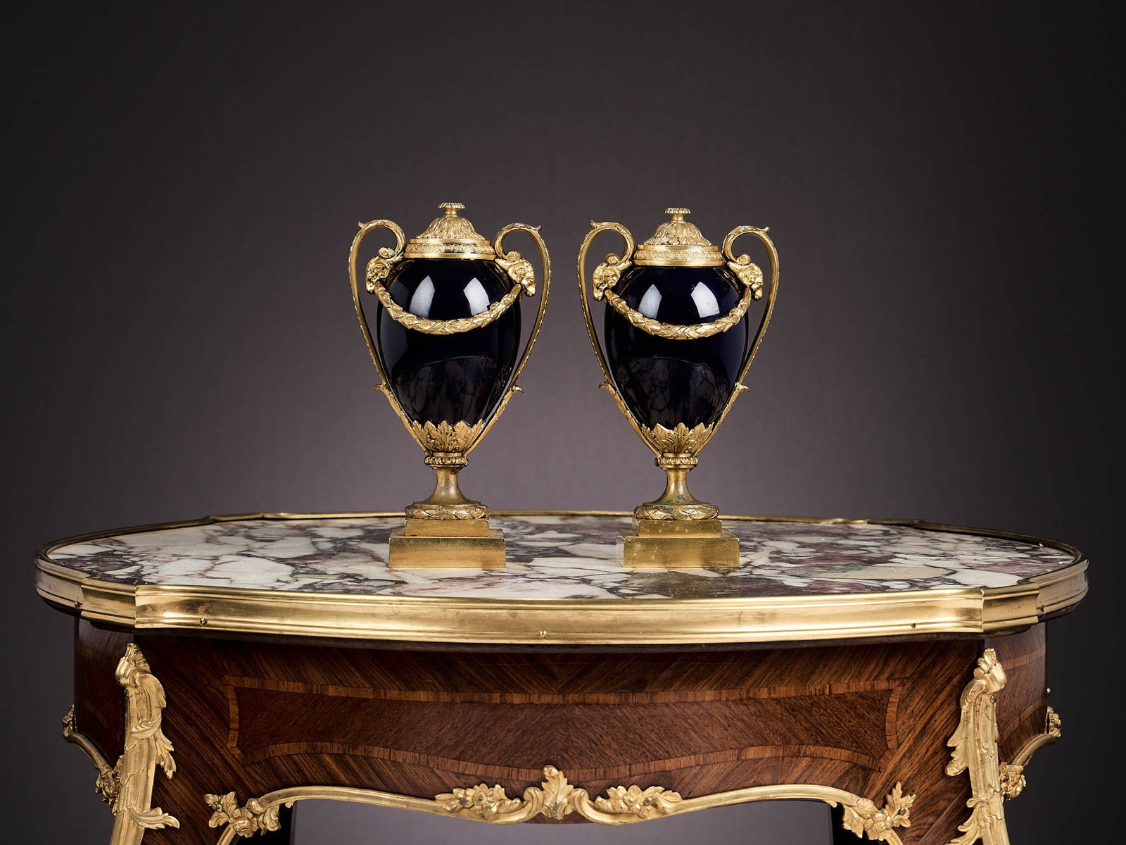 A FINE PAIR OF EARLY 19TH CENTURY PORCELAIN AND ORMOLU CANDLESTICK CASSOLETTES (1 of 10)