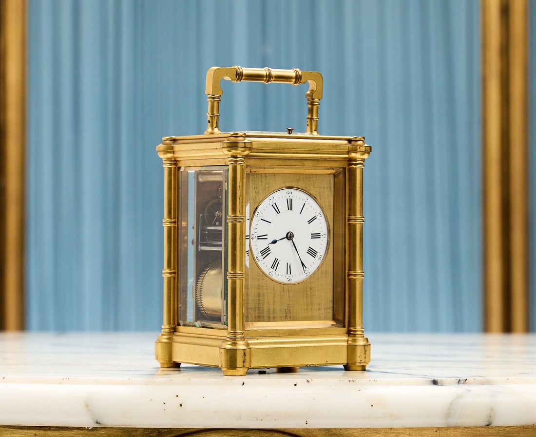 HENRI JACOT: A FINE GRANDE SONNERIE REPEATING CARRIAGE CLOCK: HENRI JACOT: A FINE GRANDE SONNERIE REPEATING CARRIAGE CLOCK late 19th century French, the substantial gilt brass Anglaise Riche style case with three quarter ringed columns to the corners, with push 