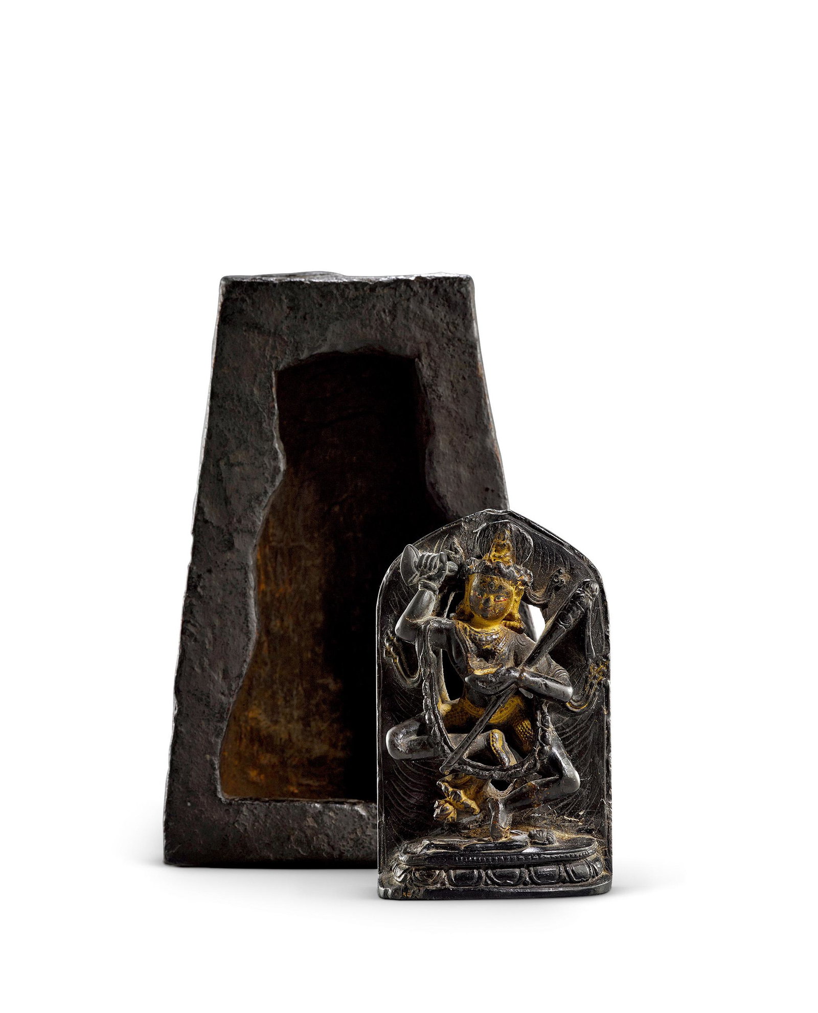 VAJRAVARAHI 14th century Pala Style Black stone with gilt-decorated (1 of 1)