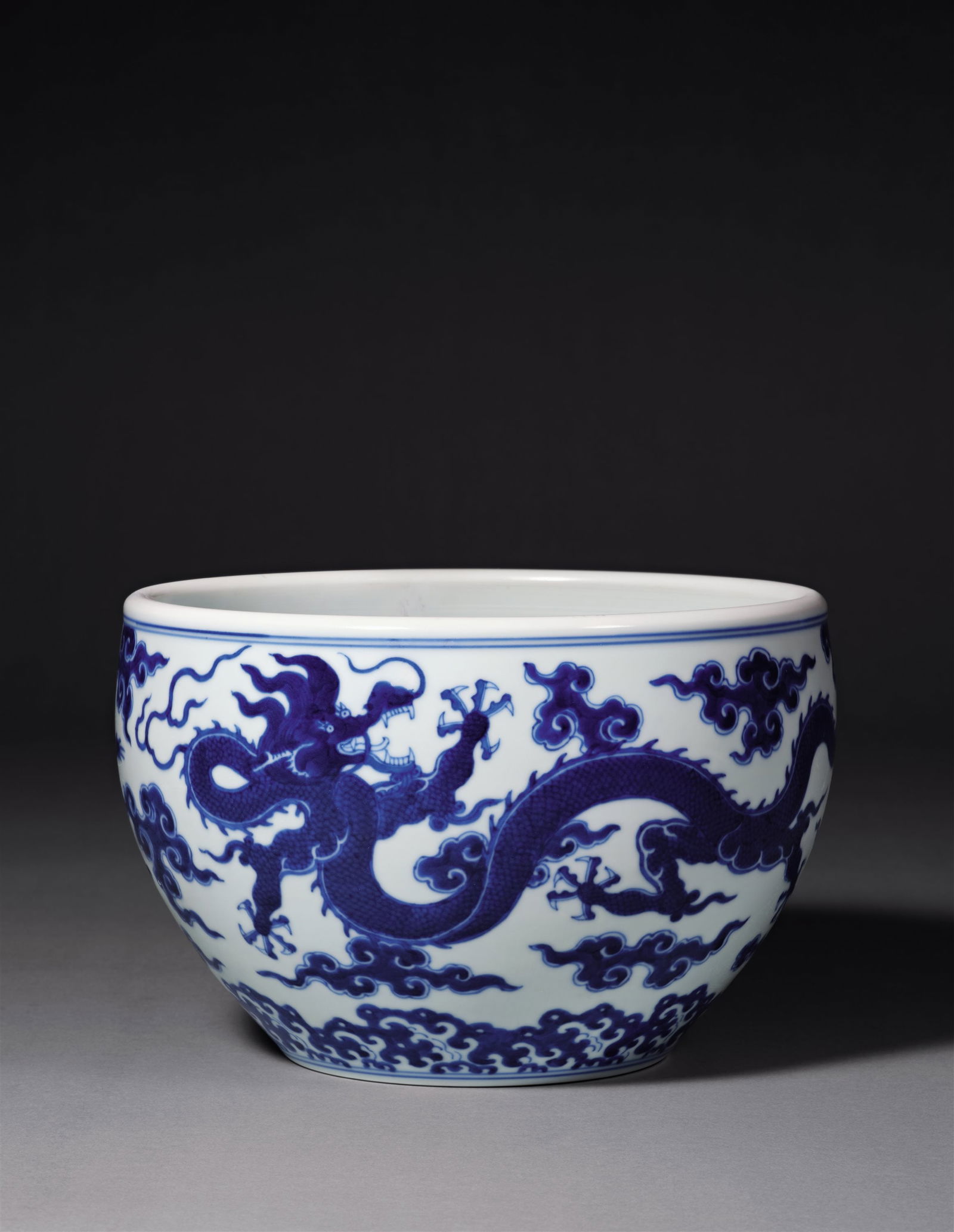 A Blue-and-white Jardini??re with Cloud and Dragon Motifs: Mark and Period of Yongzheng, Qing Dynasty