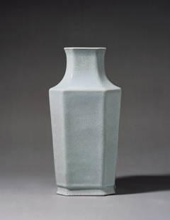 A Ru-Type Octagonal Bottle Vase: Mark and Period of Qianlong, Qing Dynasty