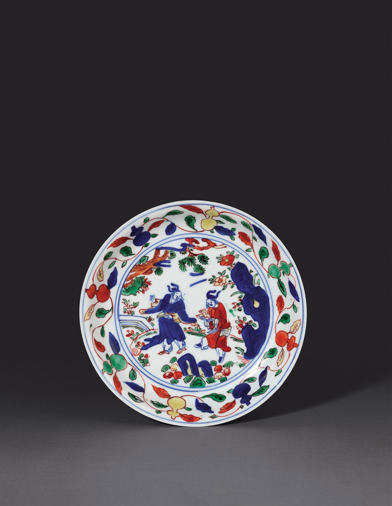 A Blue-and-white Famille-Verte Dish with 'Fu Lu Yan Mian' Figure Motifs (1 of 1)
