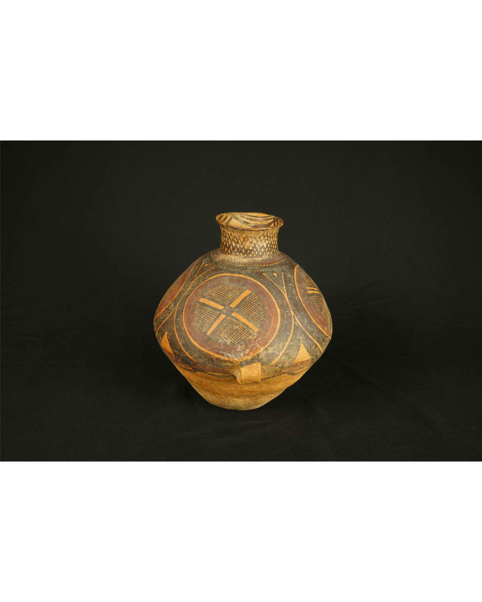 Large pottery jar with handle, New stone age  新石器時代 齊 (1 of 4)