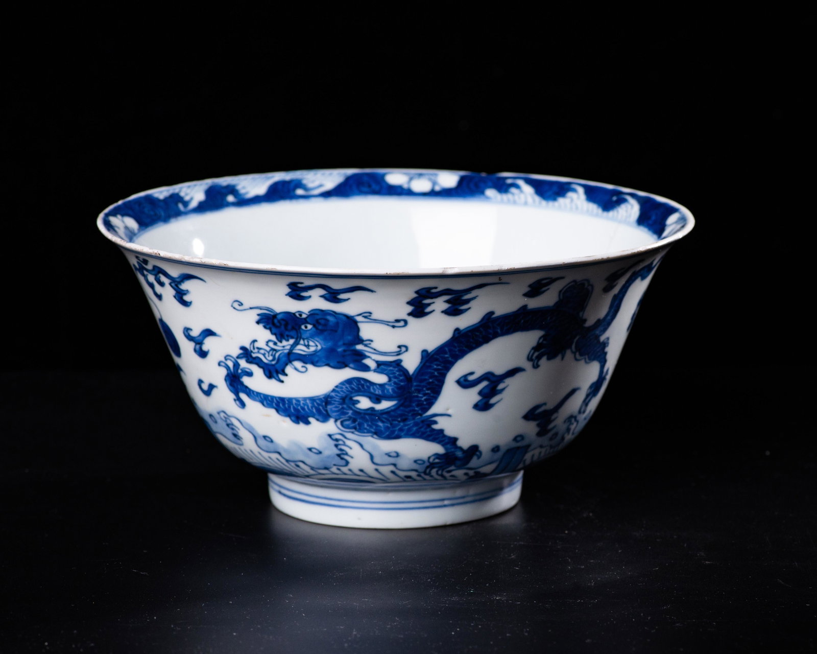 A Blue and White Cloud and Dragon pattern Bowl, Qing Dynasty Kangxi Period (1 of 12)