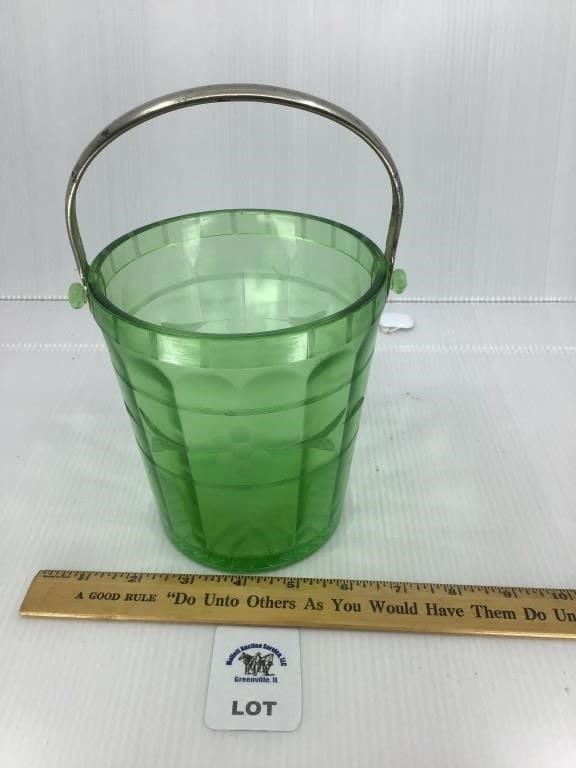 VINTAGE DEPRESSION GLASS GREEN ART DECO  ICE (1 of 2)