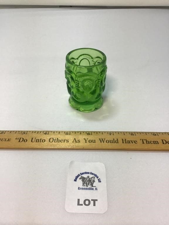 L E SMITH VINTAGE MOON & STARS GREEN GLASS (1 of 1)