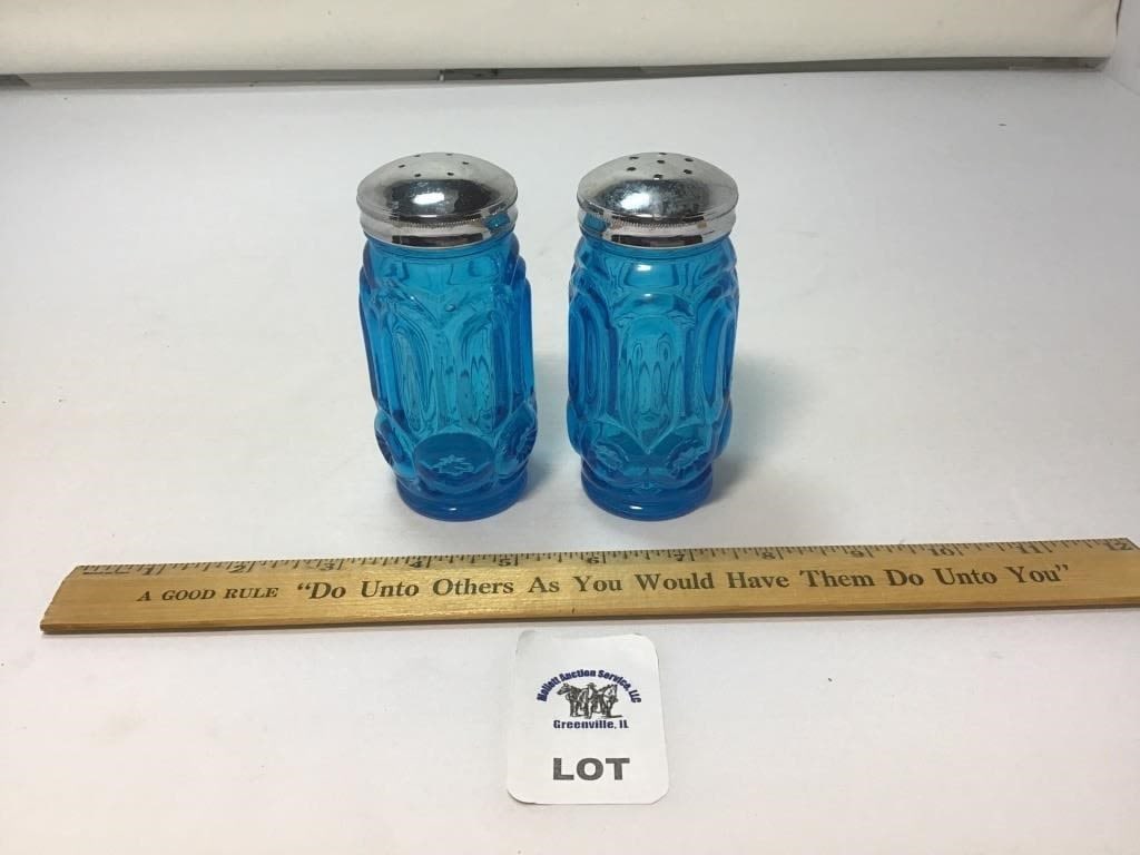 L E SMITH VINTAGE MOON & STARS DEEP BLUE SALT AND: PEPPER SHAKERS
